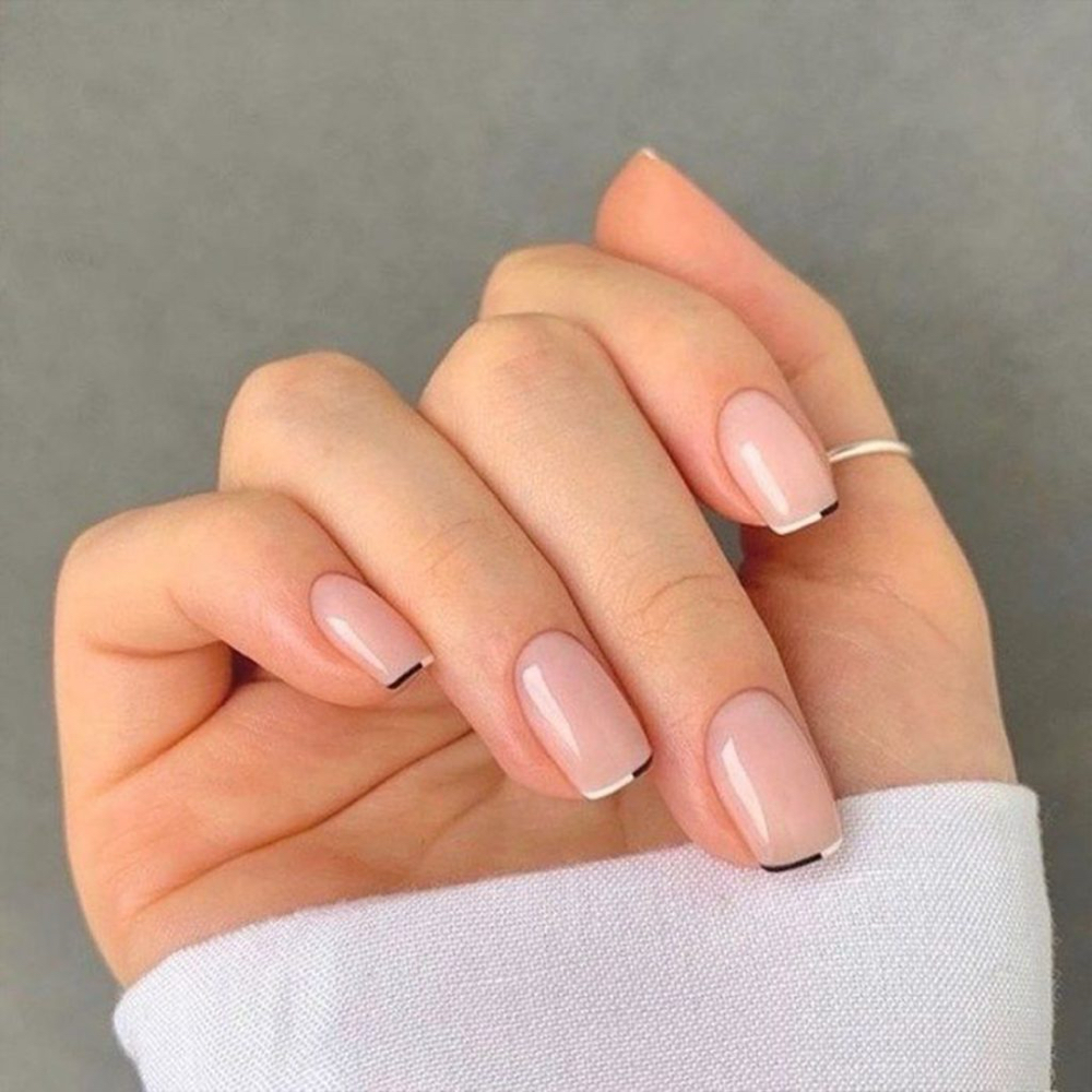 Deluxe Manicure