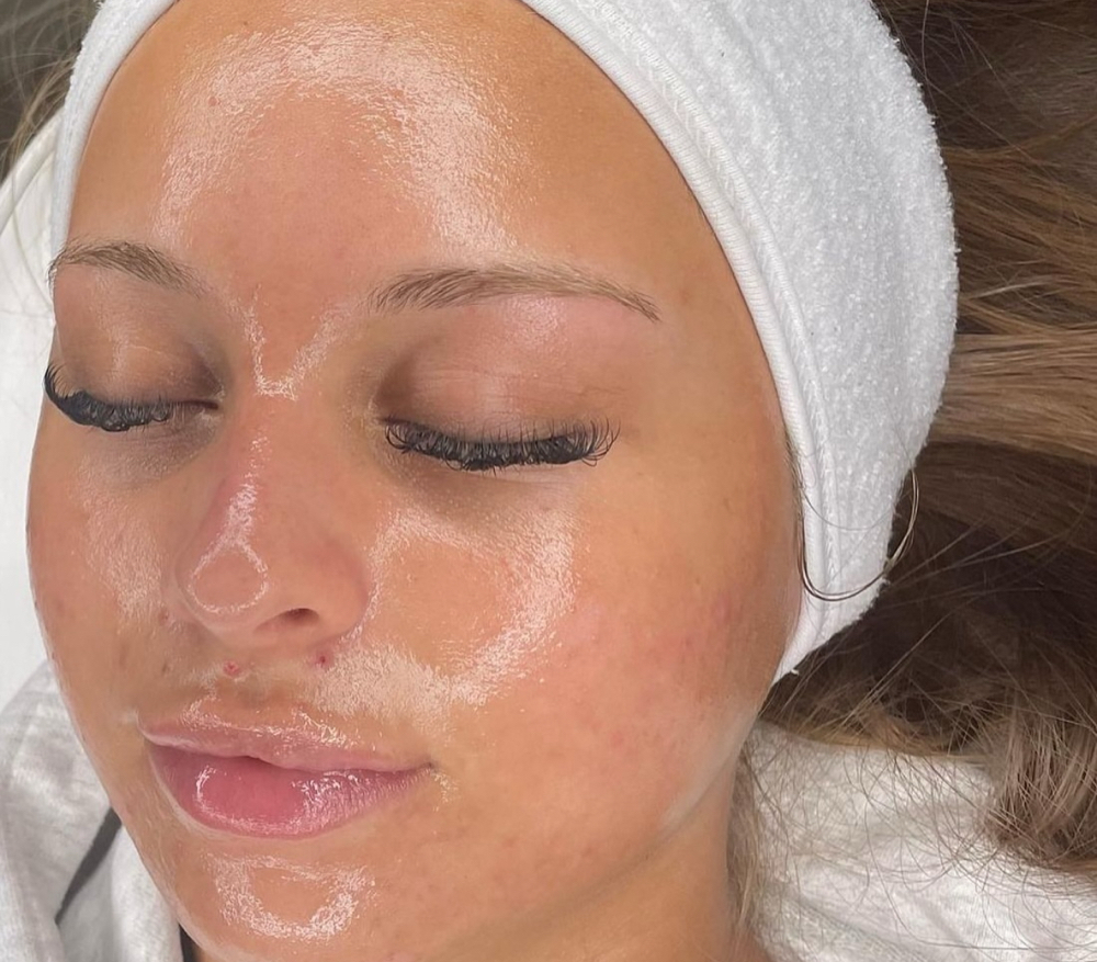 GLASS SKIN FACIAL