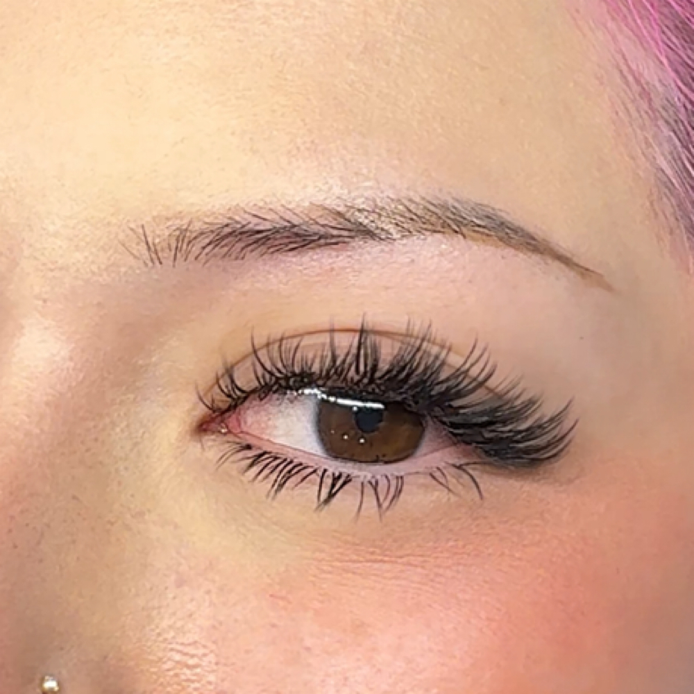 bottom lashes at eyeloveyourlashes in covina, CA