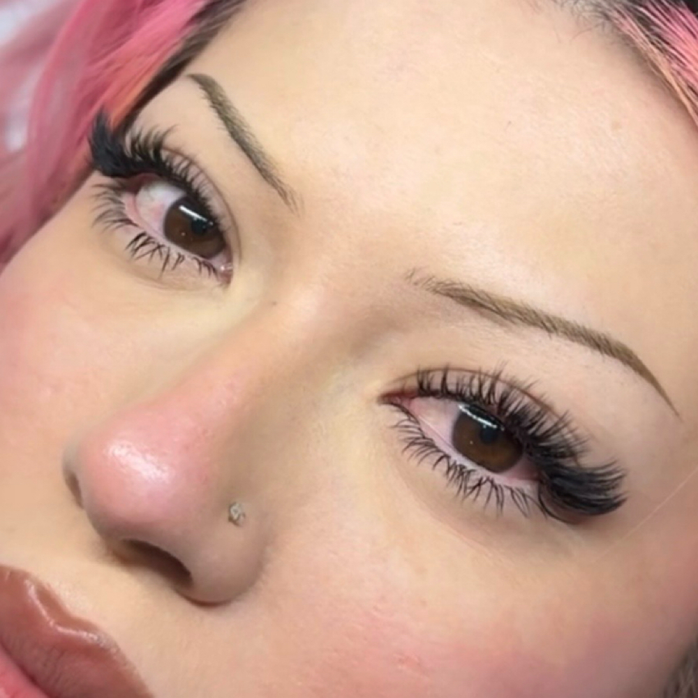 bottom lashes at eyeloveyourlashes in covina, CA