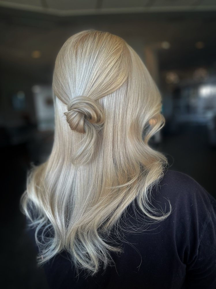 The Monroe ~ Blonding