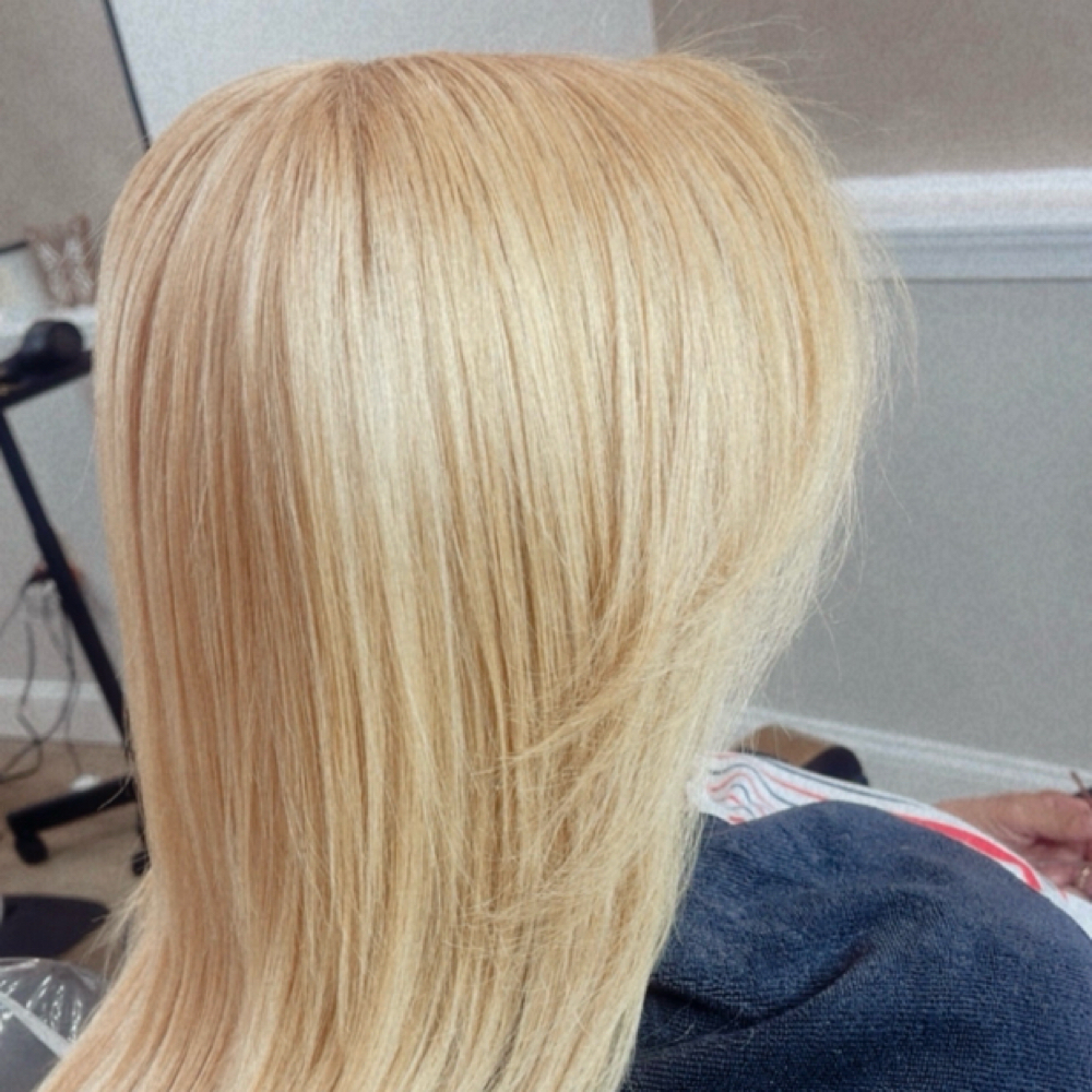 Bleach Preocess at Rivas glam studio in Sicklerville, NJ
