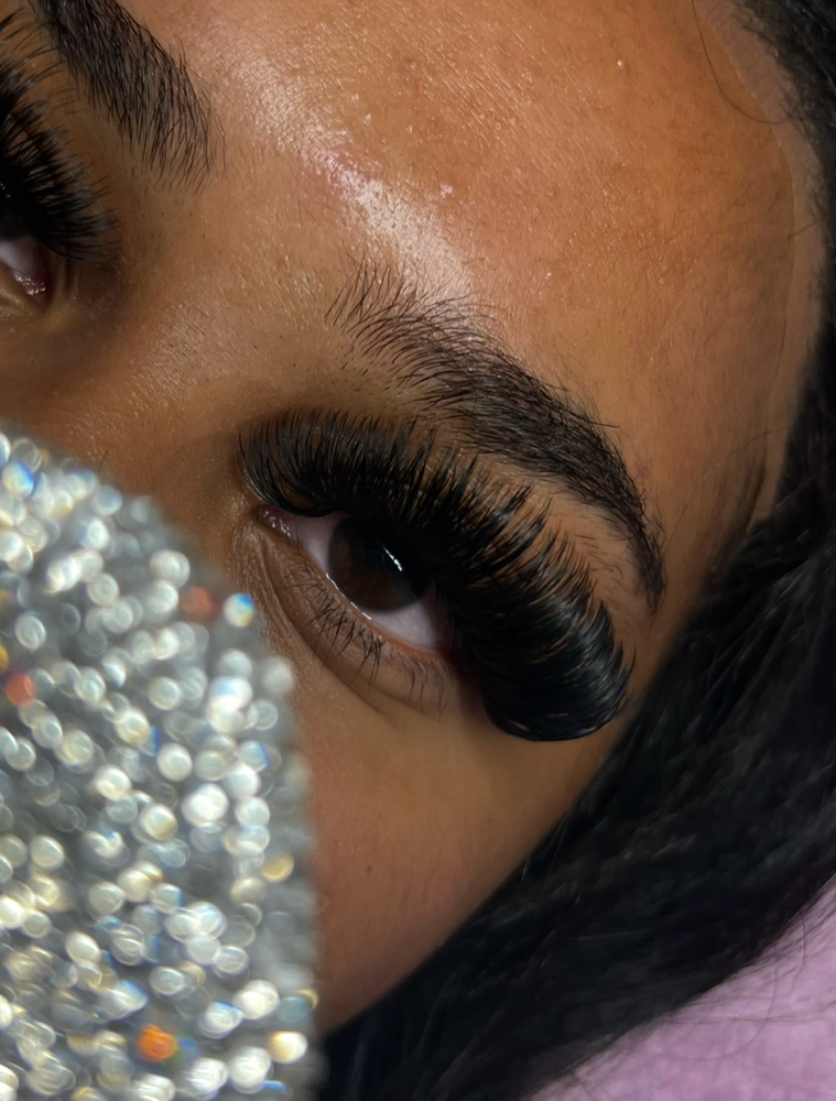 Mega Volume Lashes
