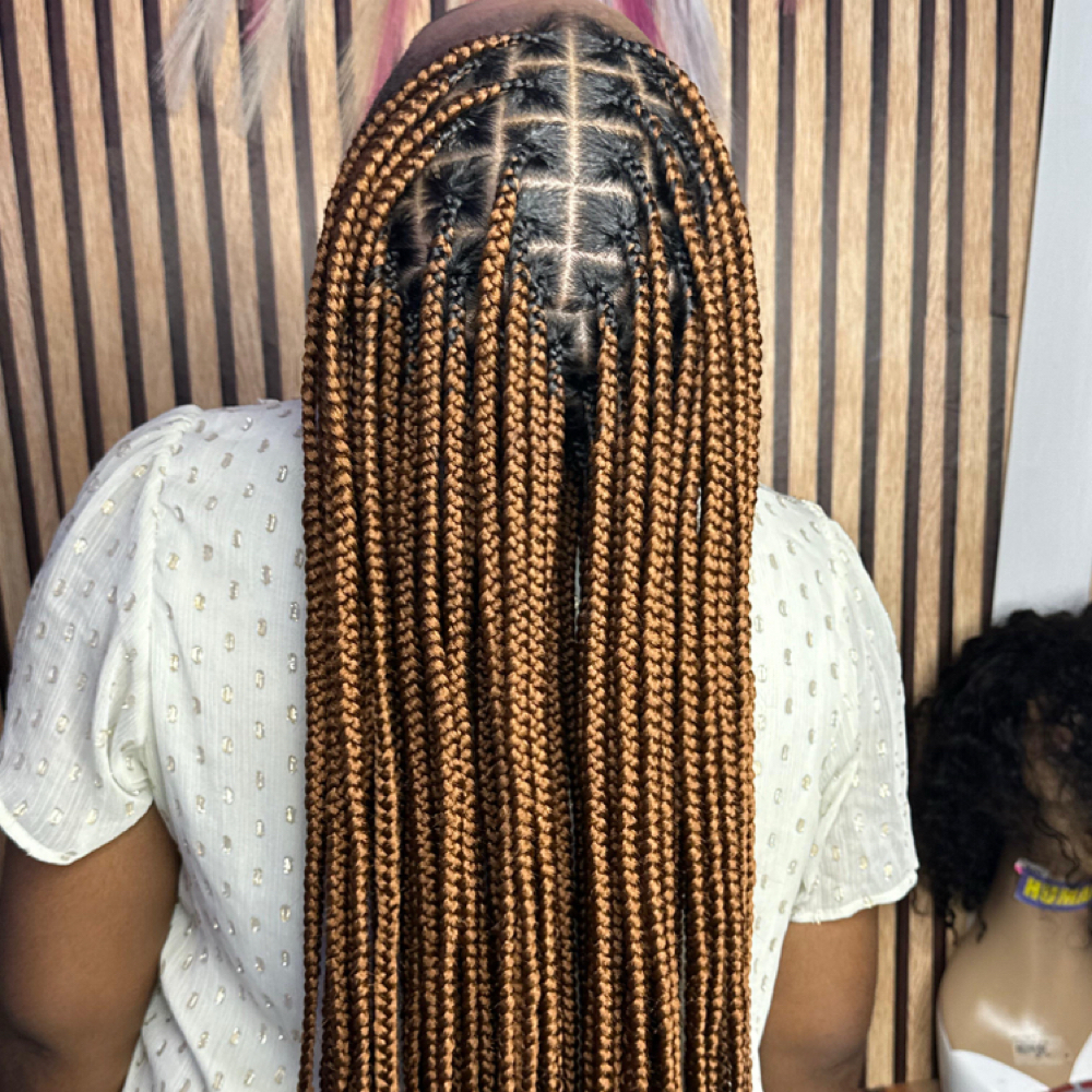 Small Medium Knotless Waist htLengh at Vanouhair beauty in Philadelfia, PA
