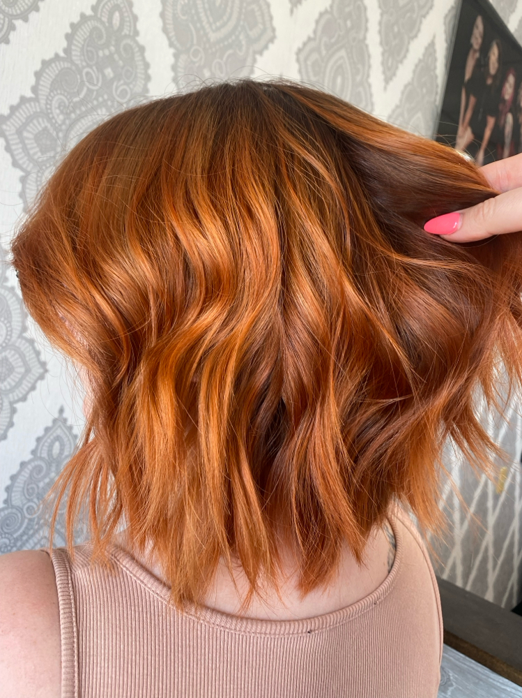 Women's Haircut & Styling