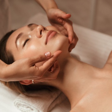 Body Scrub+ Lymphatic D. + Sauna at Beyond the Skin in North Chelmsford, MA