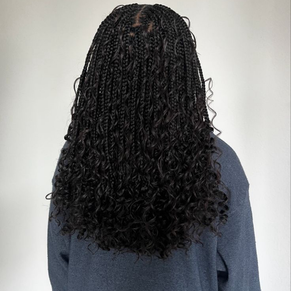 Small Knotless – Shoulder Length at Haus Of Kartel in Rochester, NY