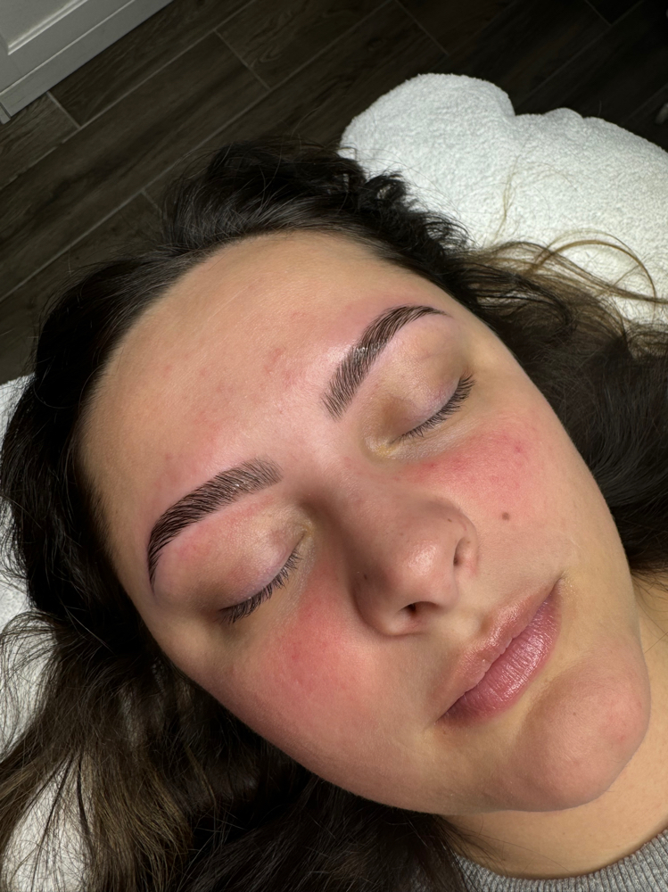 Delux Brow Makeover