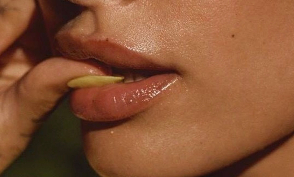 ɢʟᴏs ꜰᴜʟʟ ᴜᴘᴘᴇʀ ʟɪᴘ ᴡᴀx