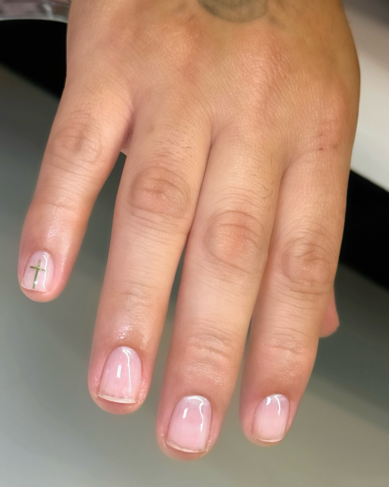 Man Manicure at G-Nails studio in Tulare, CA