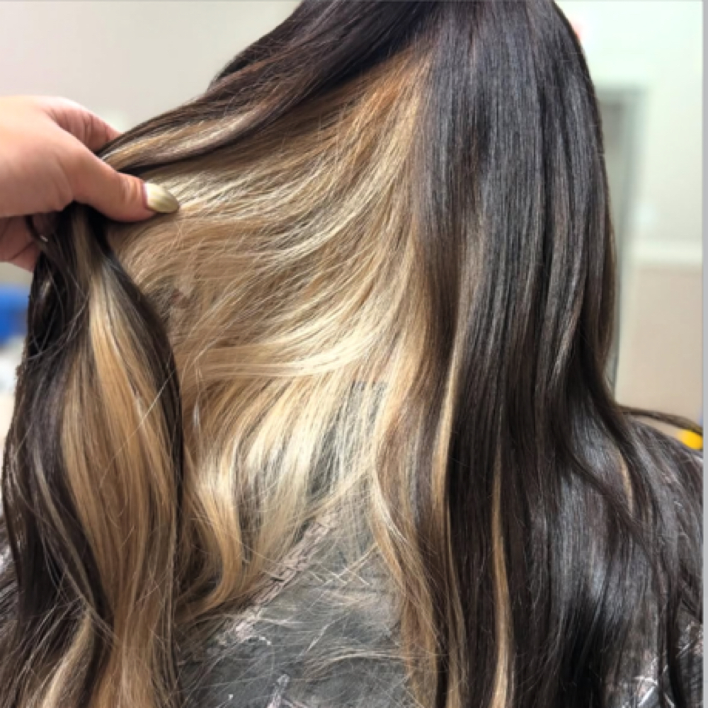 Two Toned at The Weston Social Salon in Weston, MO
