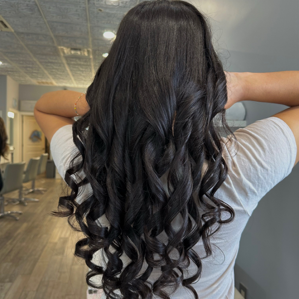 Blowout With Extensions at V’s Glam Blowouts in Metairie, LA