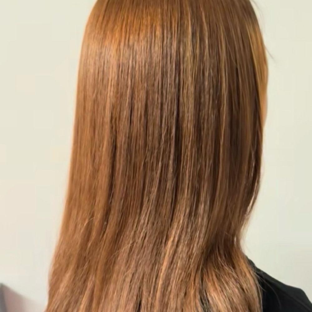 Color Services at Julienne Moore in California, CA