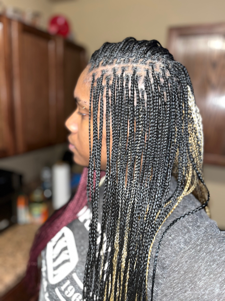 Microw Box Braids at Monaye’s in Lubbock, TX