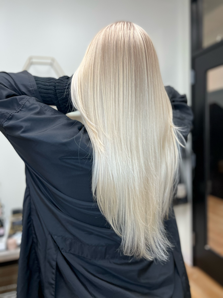 Global Blonde Root Retouch