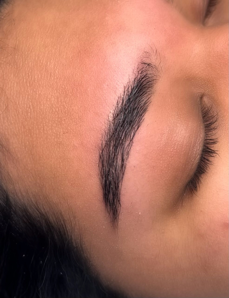 Brow Shaping (wax & tweeze)