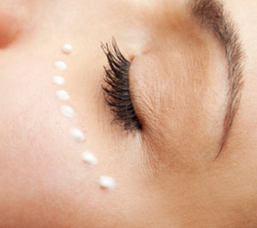 Eye area Lift Treatment