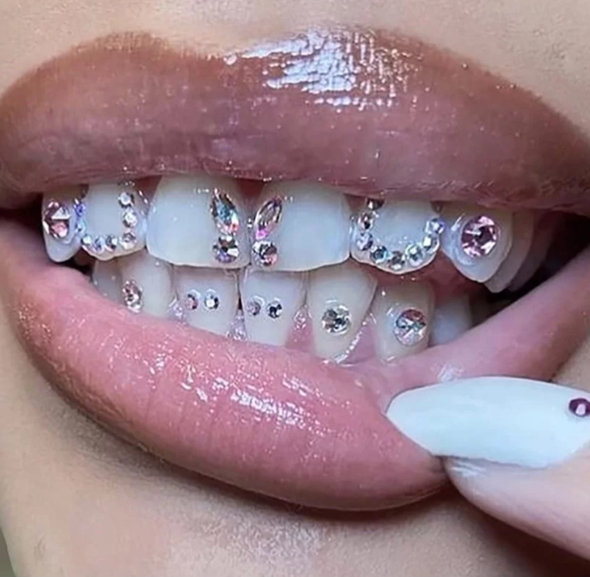 Free Style 6+ Swarovski Gems