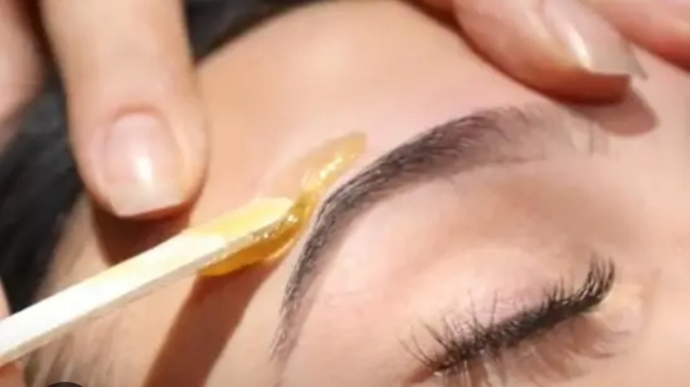 Eyebrow Wax