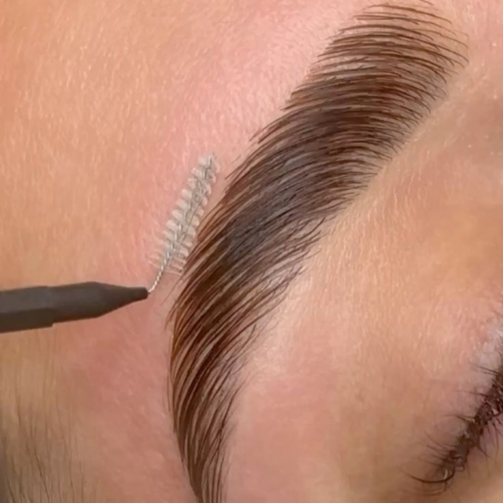 Eyebrow Lamination at La Bella Aura ✨ in Hudson, FL