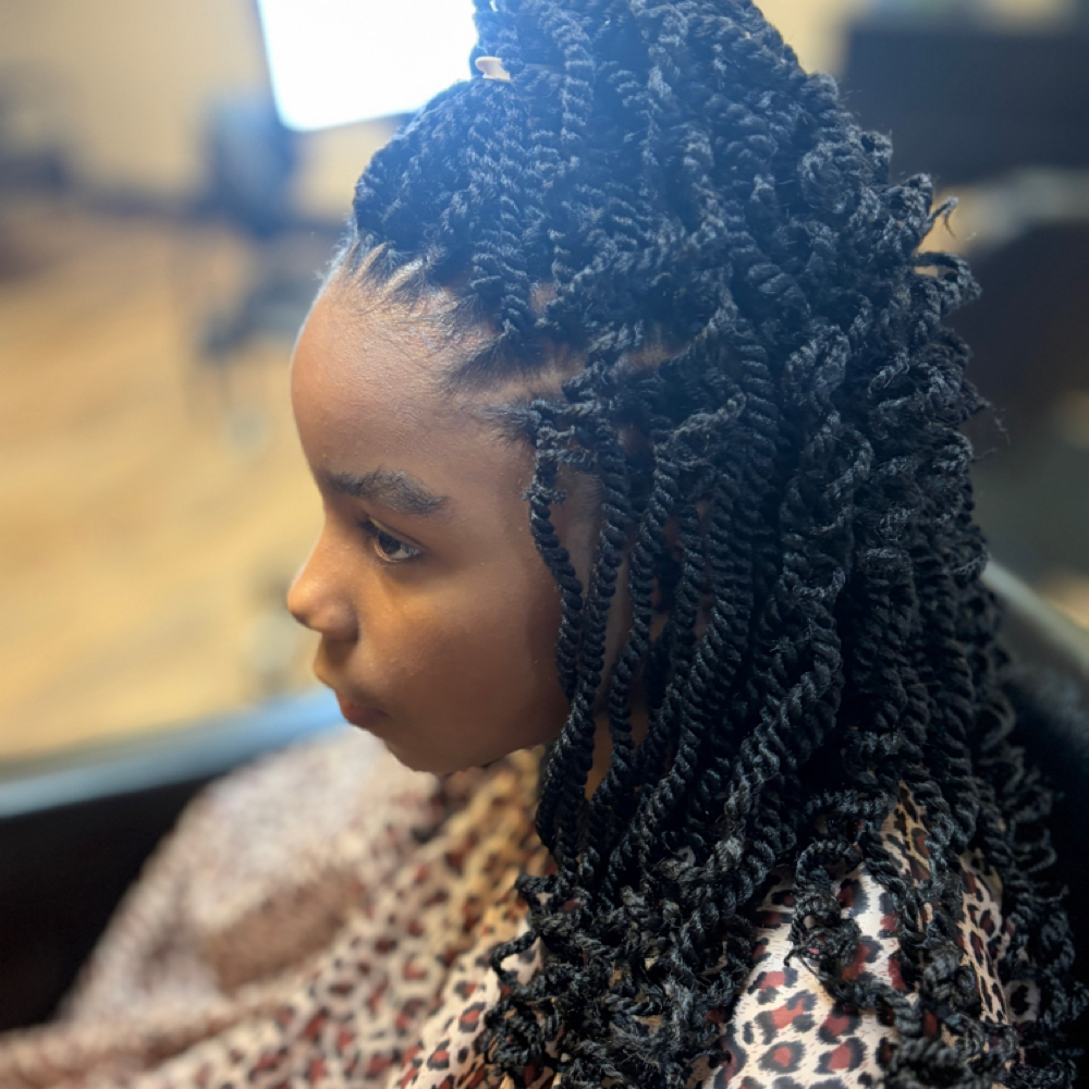 Tween Crochet Prelooped at DeeStylist in Bryant, AR