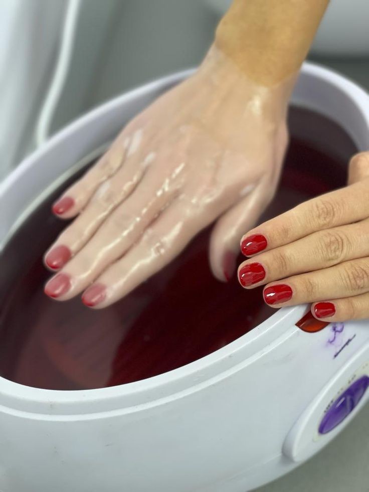 Hand paraffin treatment