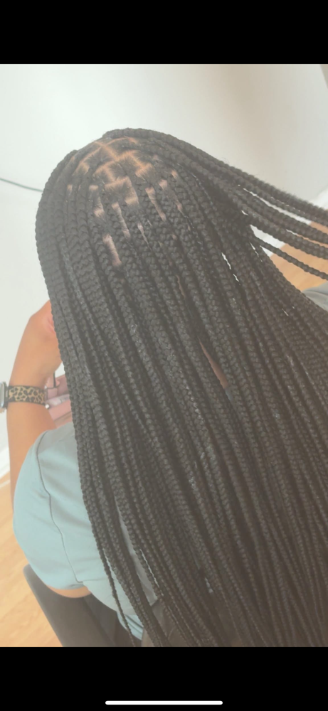Smedium Knotless