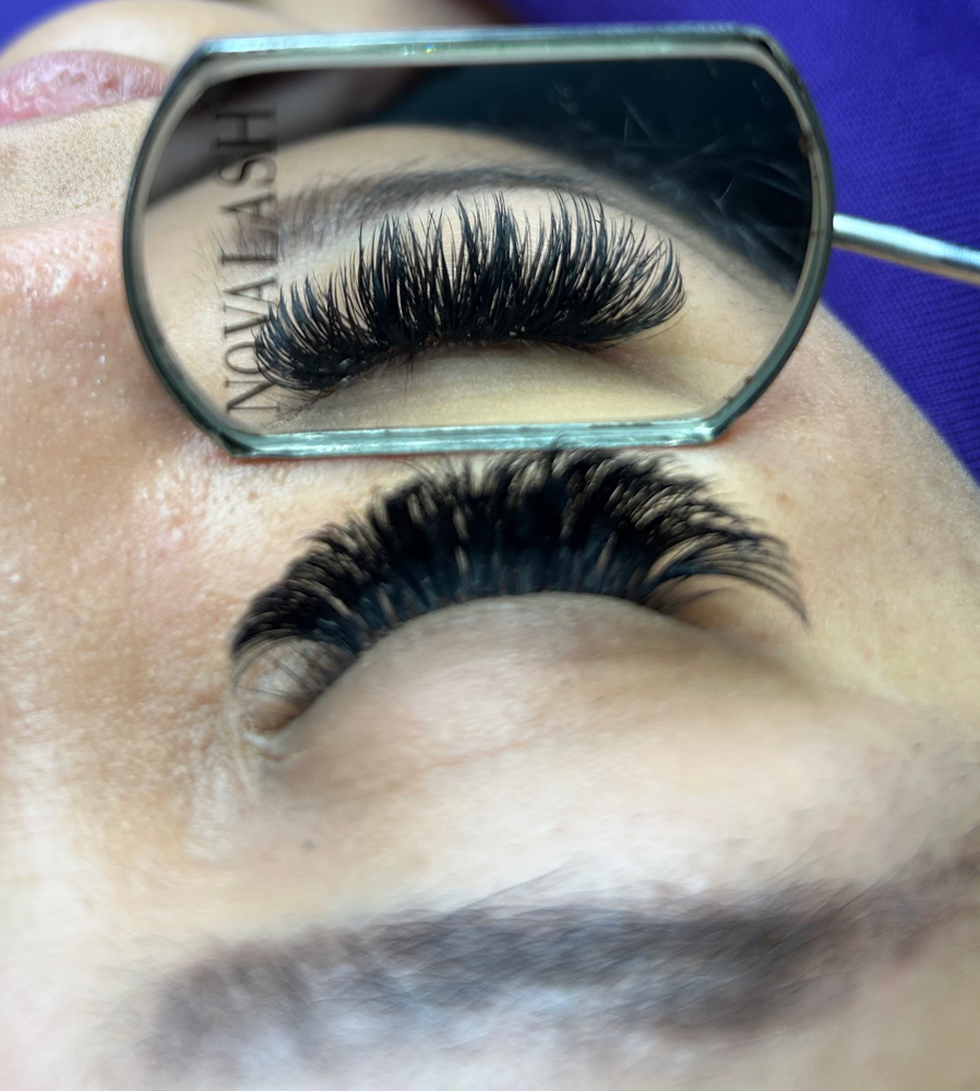 Full Set Of Volume Lashes