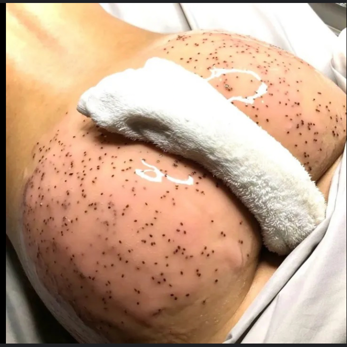 Taylor'd Cheeks-to-Chic™ Facial