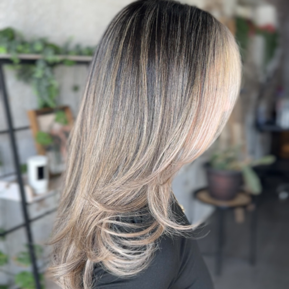 Blonding at MANEtain by Jenn in Cicero, IL