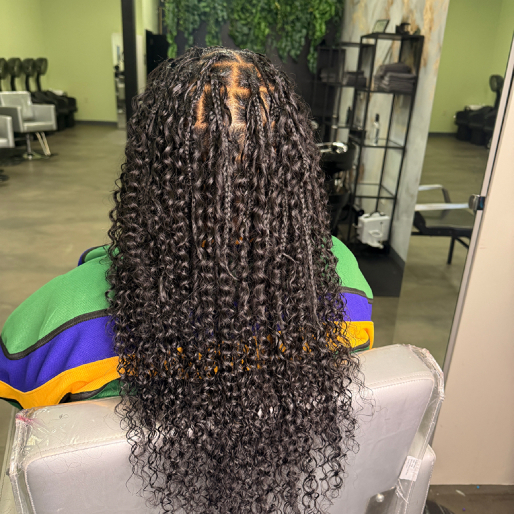 Medium Miracle Knots at NewlooksbyNiya in Portsmouth, VA