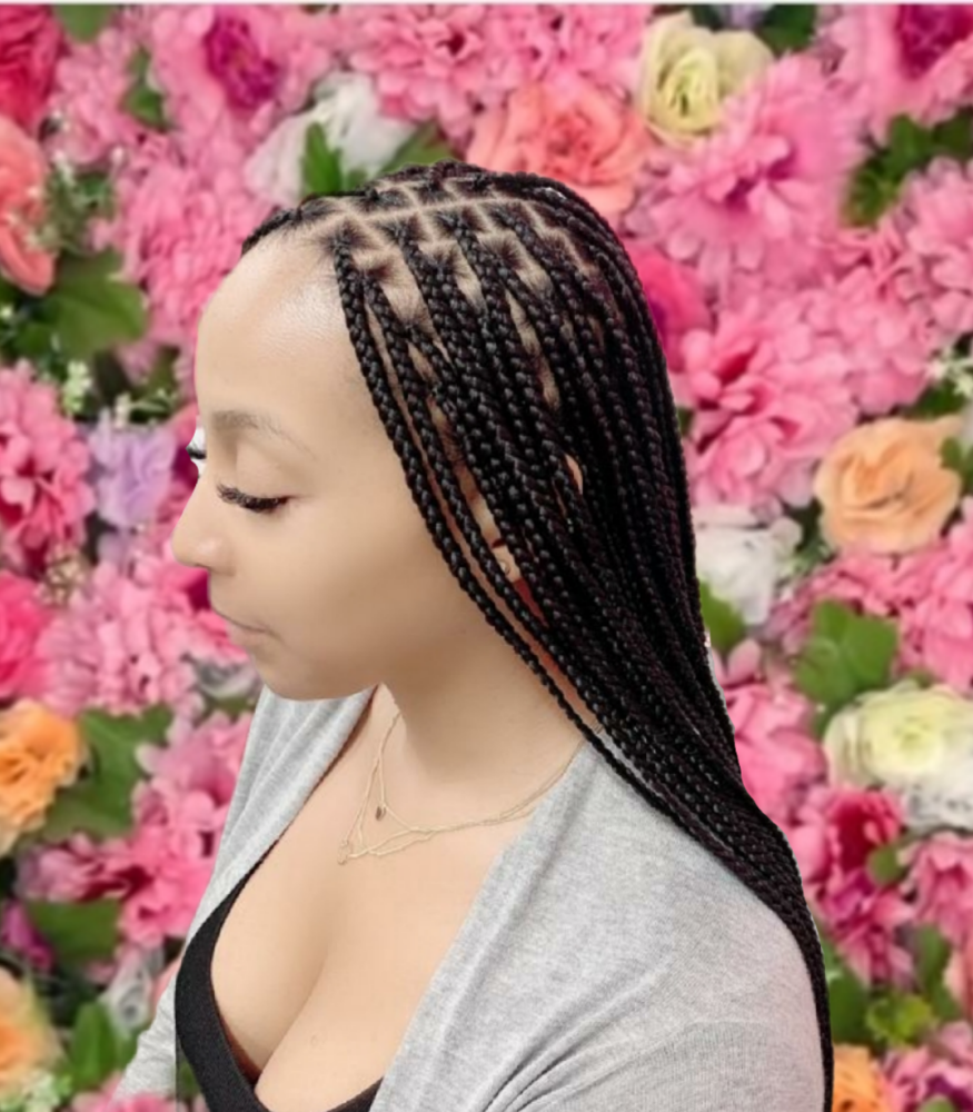 SMALL KNOTLESS BRAIDS