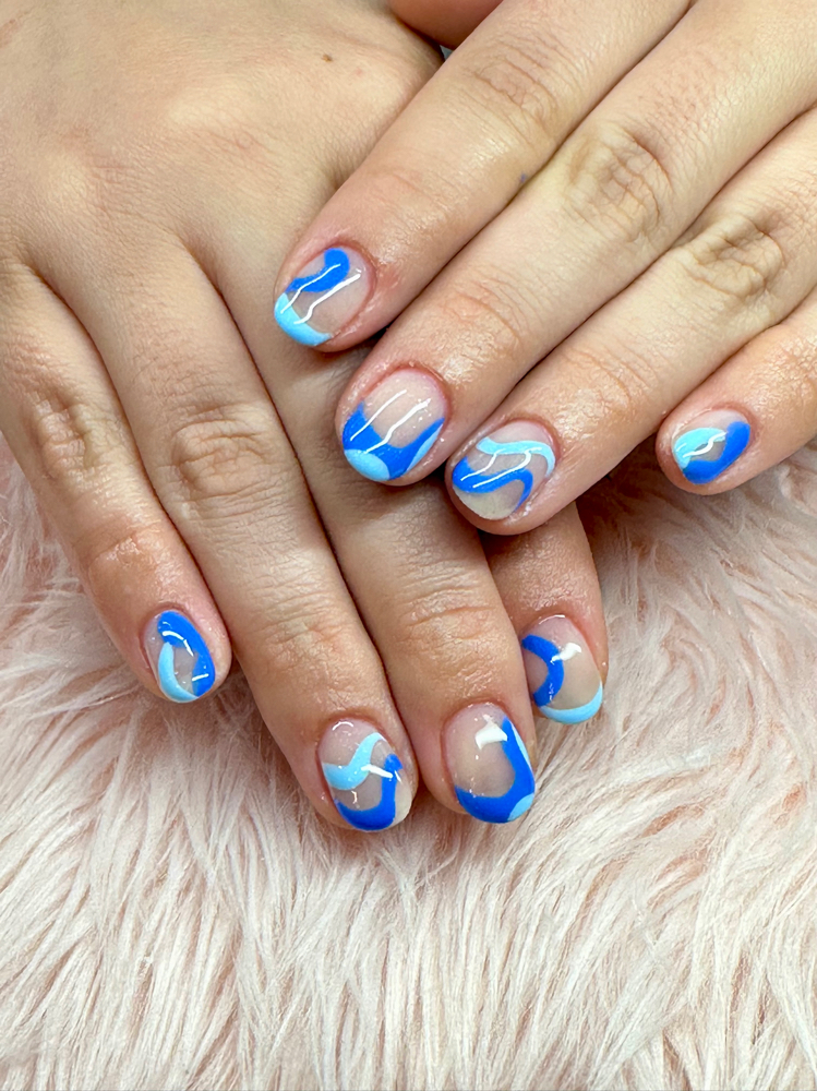 Structured Mani Fill In With Design