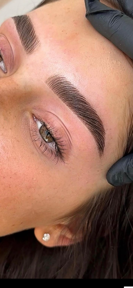 Brow Lamination & Tint