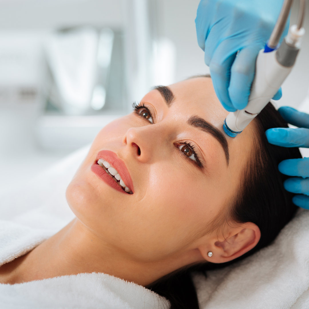 Platinum Lavish Hydrafacial Glow