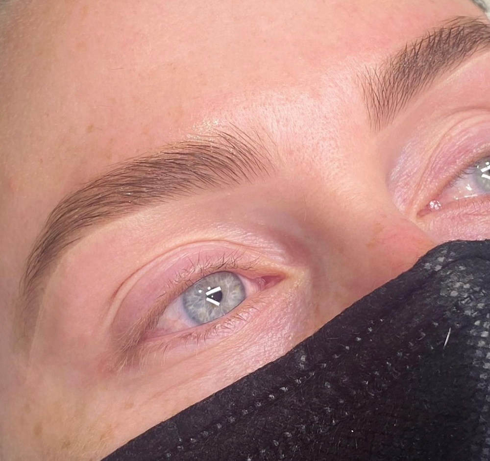 Brow Wax + Tint /Return Client