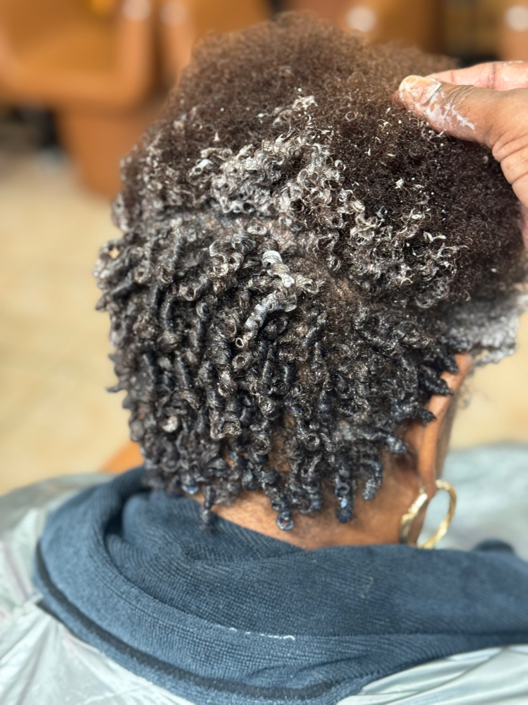 Wash And Go at Godiva Beauty,LLC in Lauderhill, FL