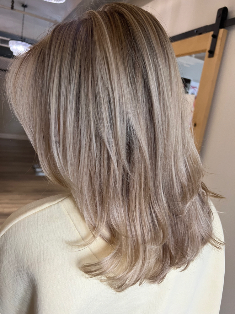 LUXE Root Refresh & Blonding