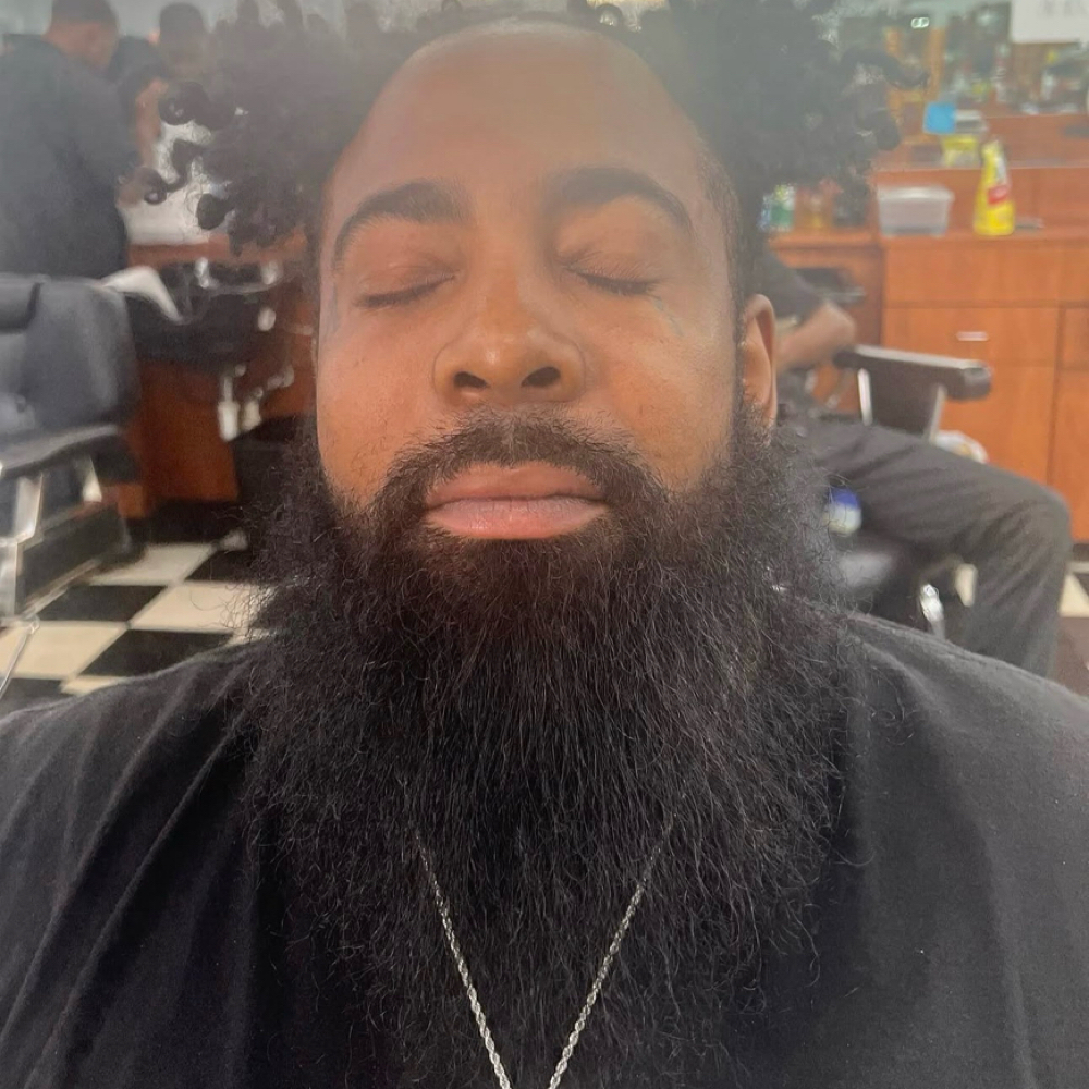 Beard Wash/condition at Smiley tha Female Barber in Cincinnati, OH
