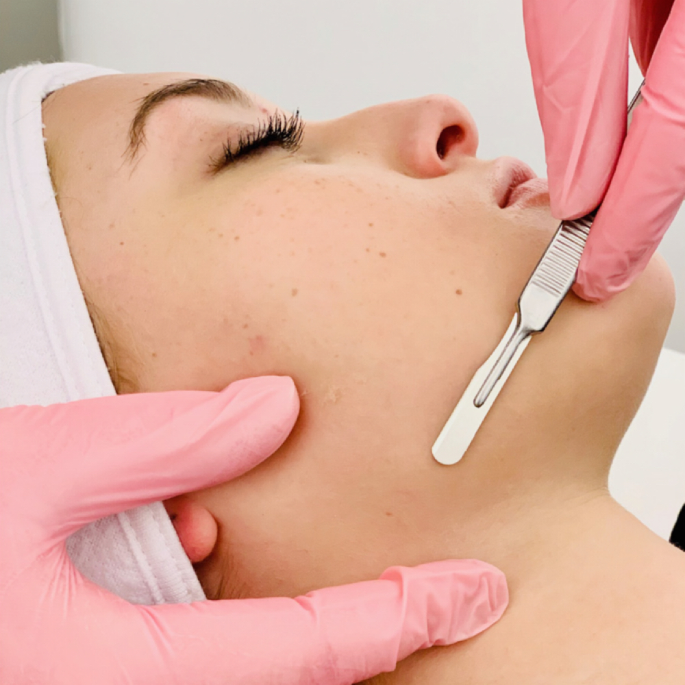 🖤NoirRefine Dermaplane Enhancement at Haus of Noir Beauty & Aesthetics in Happy Valley, OR