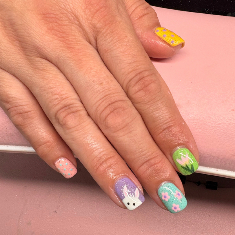 Detailed Design Gel Manicure at Modern Mane Salon in Selah, WA