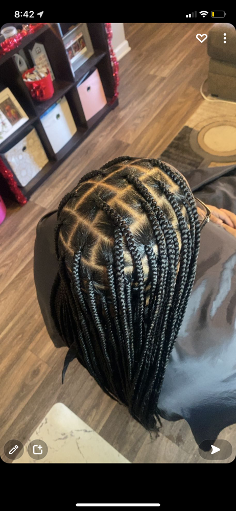Medium Knotless