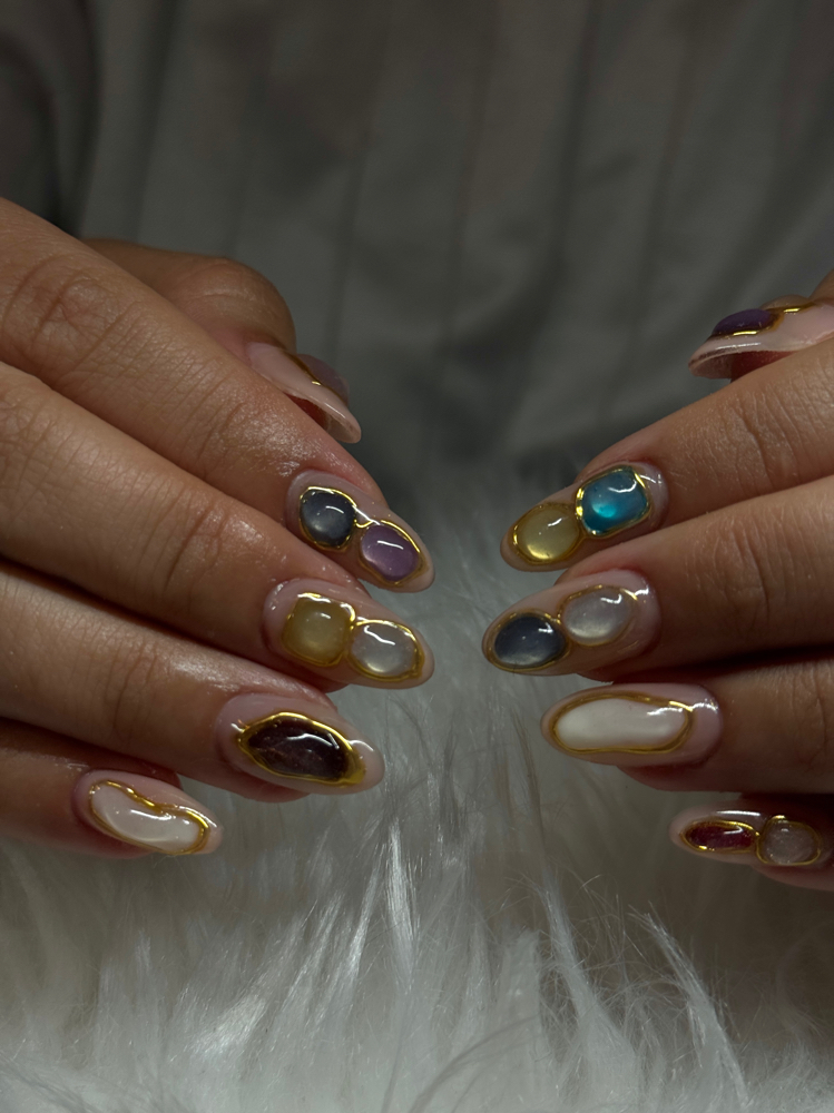 Hard gel mani + art tier 3