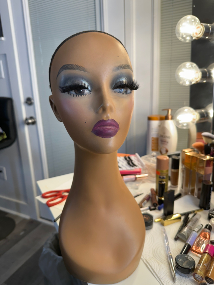 Mannequin makeup
