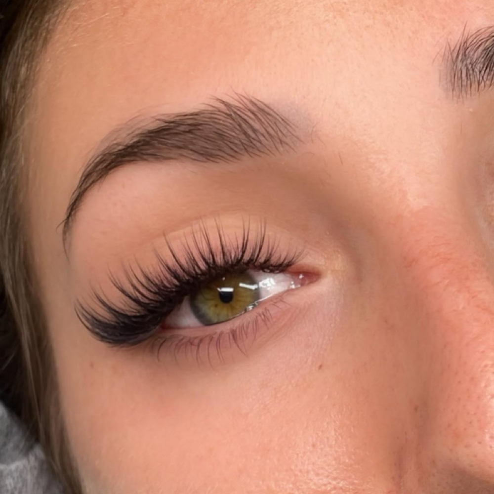 Wispy Full Set(save $75) at Lash And Beauty Loft LLC in Columbus, OH