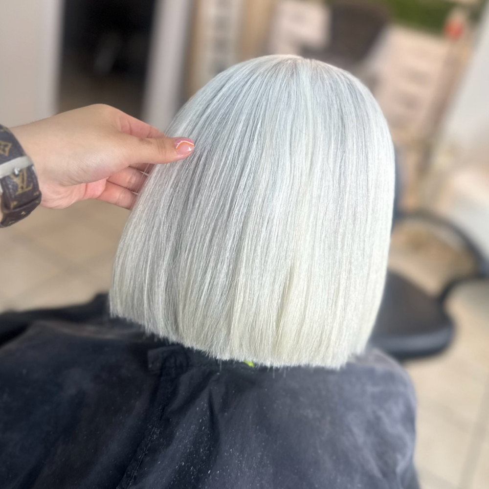 Womens Straight Cut at Style Lounge in Laredo, TX
