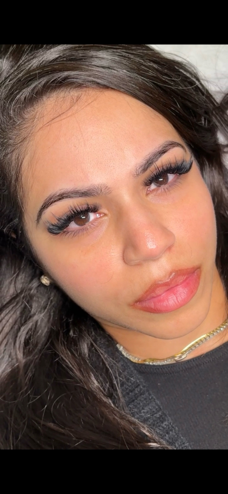 Custom Wispy lash set at Beauty Galore By Lee in New York, NY