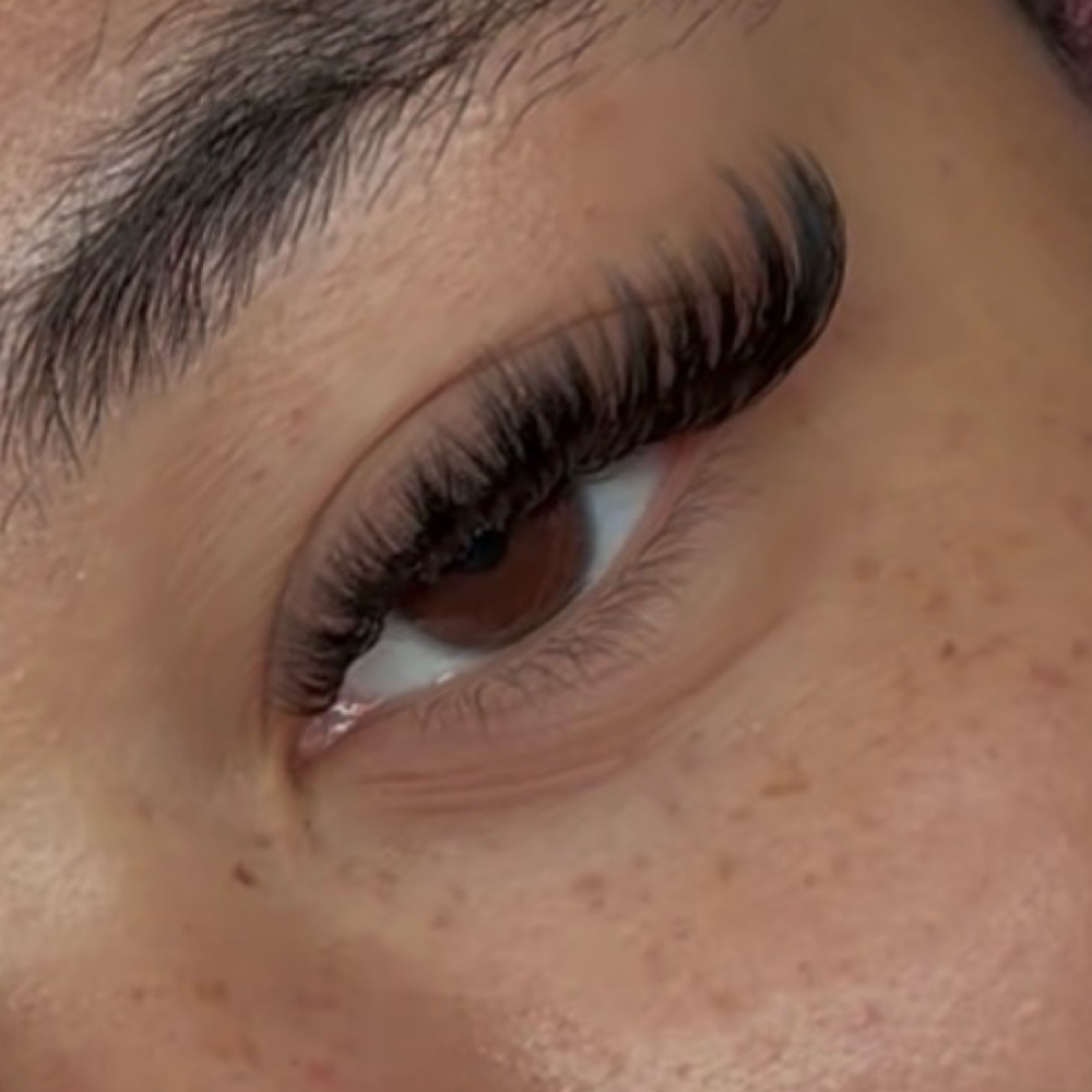 FULL SET MODEL at KissMyLash in Lakeland, FL