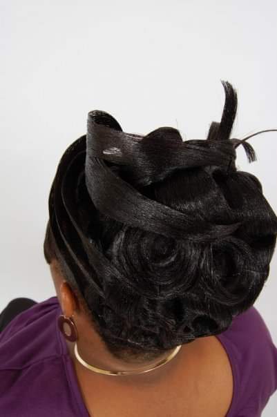 QUEENS ELEG UPDOS