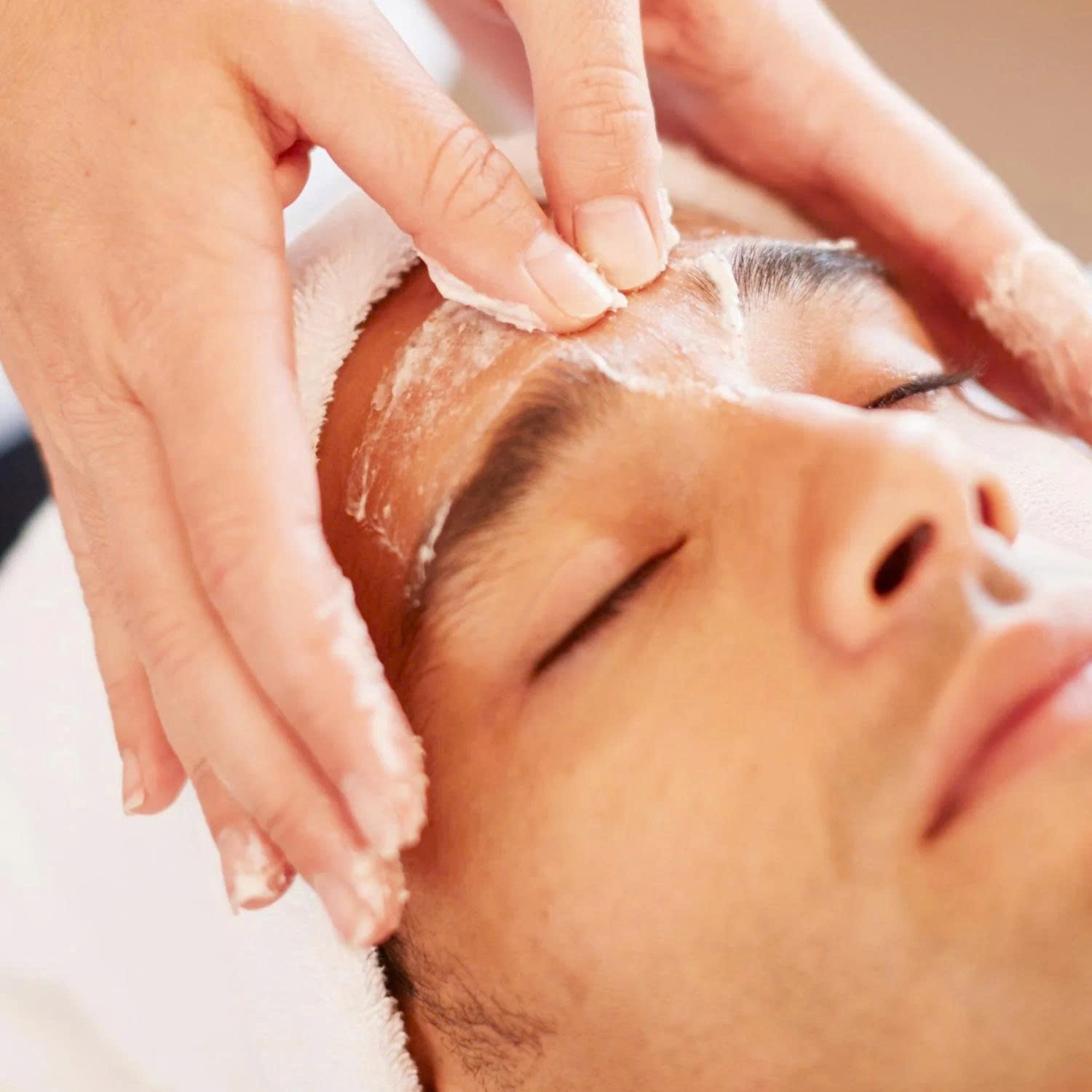 Gentlemen’s Facial at Q headspa  Lashes in Columbus, GA